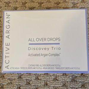 NWT: Active Argan all over drops discovery trio